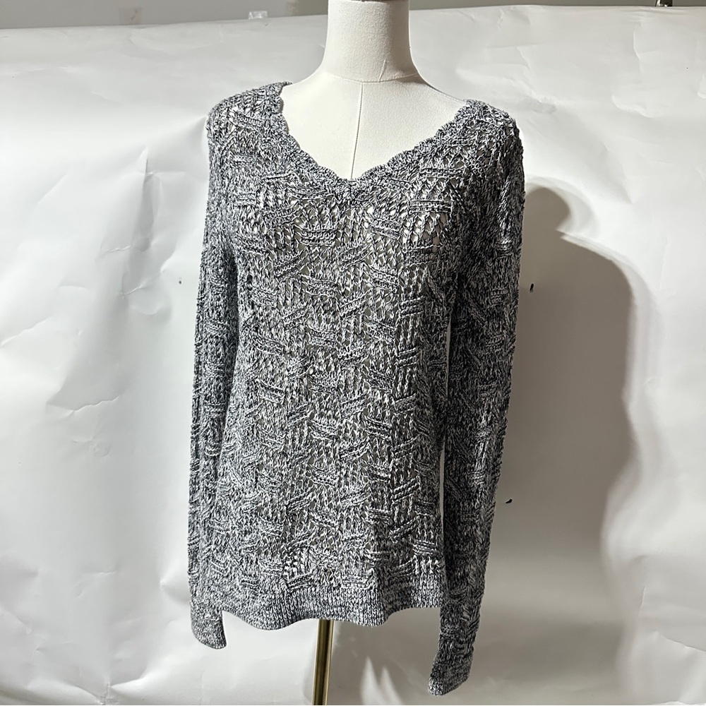 LOFT Gray Open Knit Long Sleeve V-Neck Sweater Women’s Medium 100% Cotton Chic